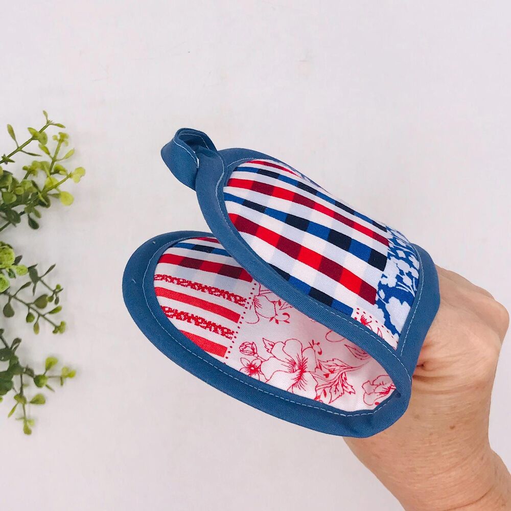 Finger Hotpad: Potholder, Americana Patchwork Red White Blue Hotpad